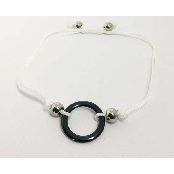 Bracelet cordons blancs et anneau en céramique